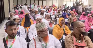 ৪১৯ যাত্রী নিয়ে চট্টগ্রাম থেকে শুরু হলো হজ ফ্লাইট